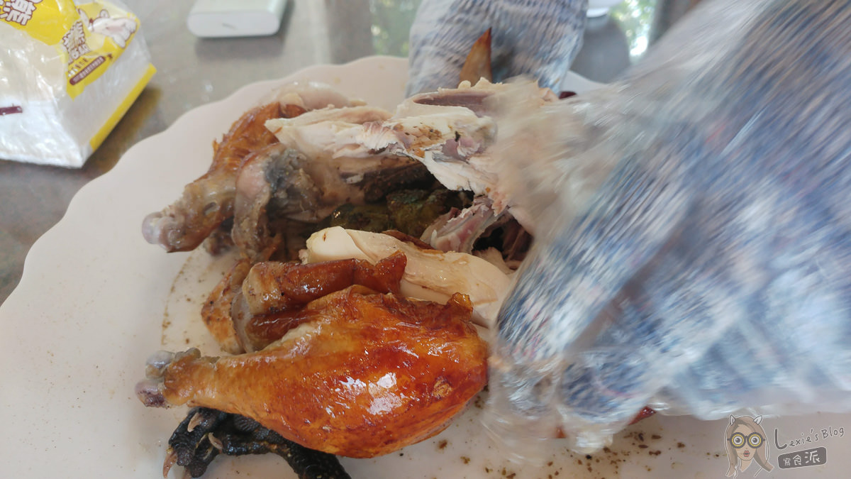阿東窯烤雞》南投鹿谷必吃美食，脆皮噴汁烤雞，炭火香氣爆棚