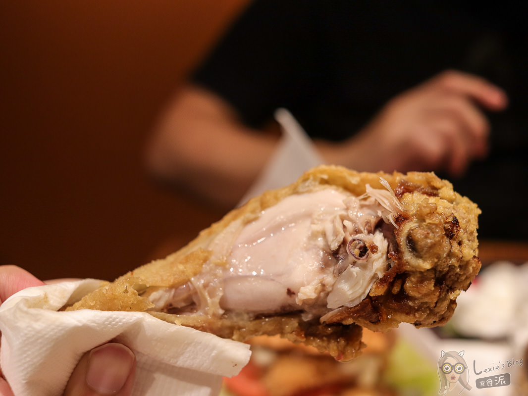 南京三民美食》國際機長炸雞漢堡店，念念不忘的多汁炸雞