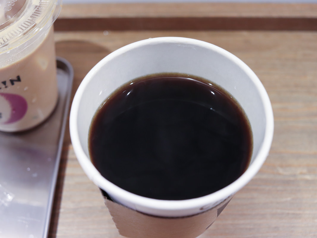 CAFE!N硬咖啡-東區最紅IG打卡新咖啡廳,好喝的冠軍拿鐵/Q彈香甜紫薯吐司