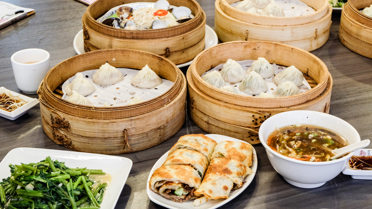 今日熱門文章：南京復興美食|犂園湯包館，生意超好平價好吃的人氣湯包、牛肉捲餅、羅勒鮮蚵湯包(菜單)