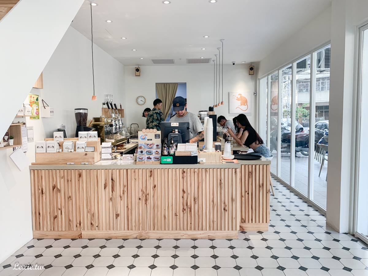 路人咖啡3號店|高雄後驛站咖啡廳，超美大空間，手沖、義式咖啡與甜點/wifi菜單