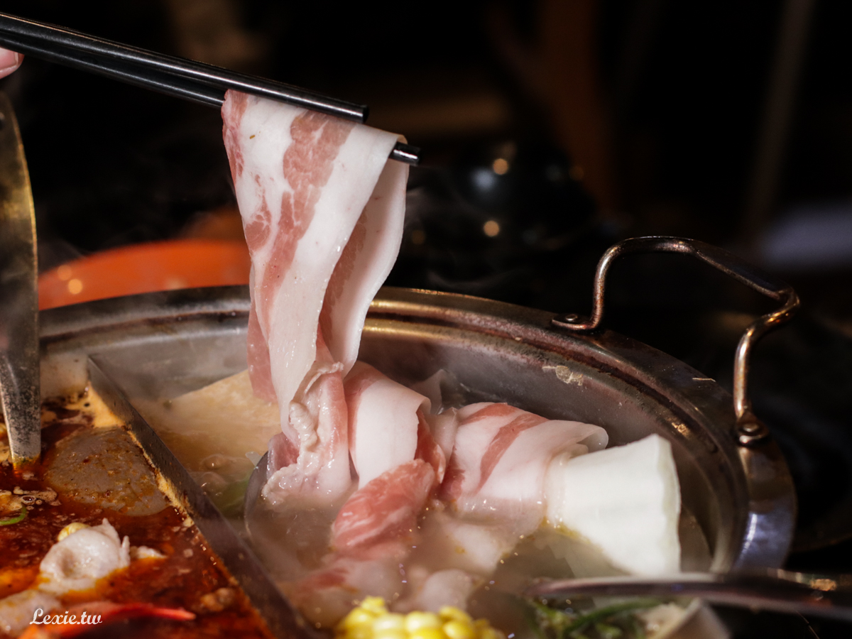 台北火鍋吃到飽|嗨蝦蝦百匯鍋物，火鍋+自助吧，生魚片、啤酒喝到飽，上百種食材隨你吃