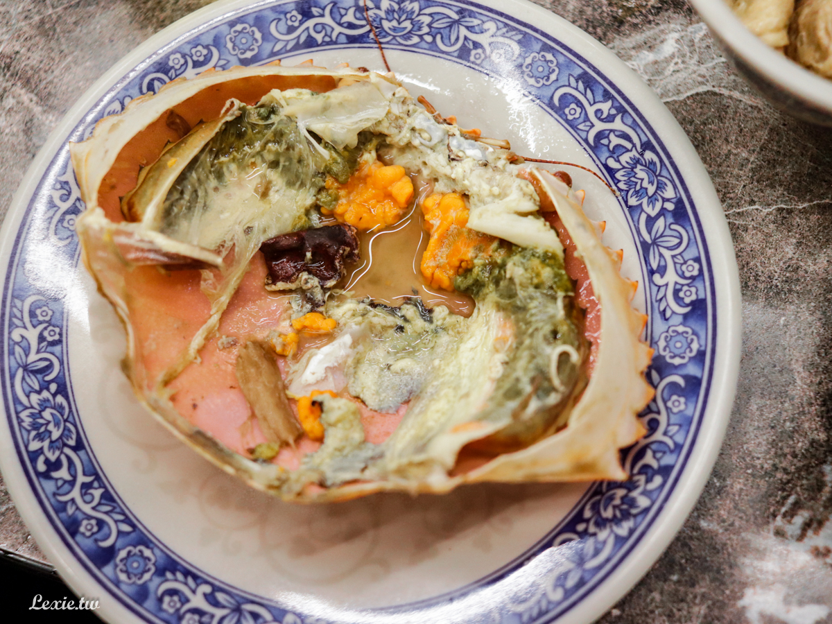 老主顧紅蟳薑母鴨，期間限定新鮮爆卵紅蟳，平價美味的台北必吃薑母鴨(菜單價格)