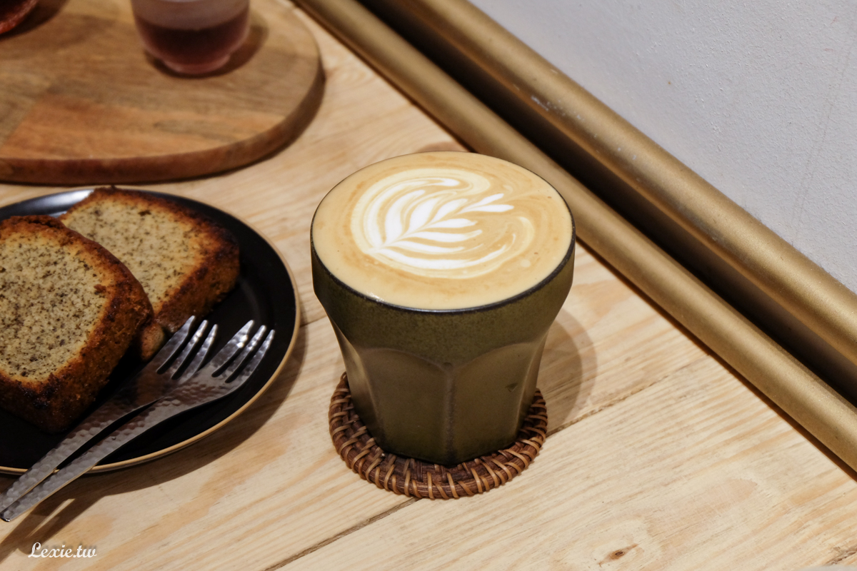 屋咖人|苗栗頭份質感咖啡廳，木材行喝咖啡-手沖咖啡/拿鐵/蛋糕