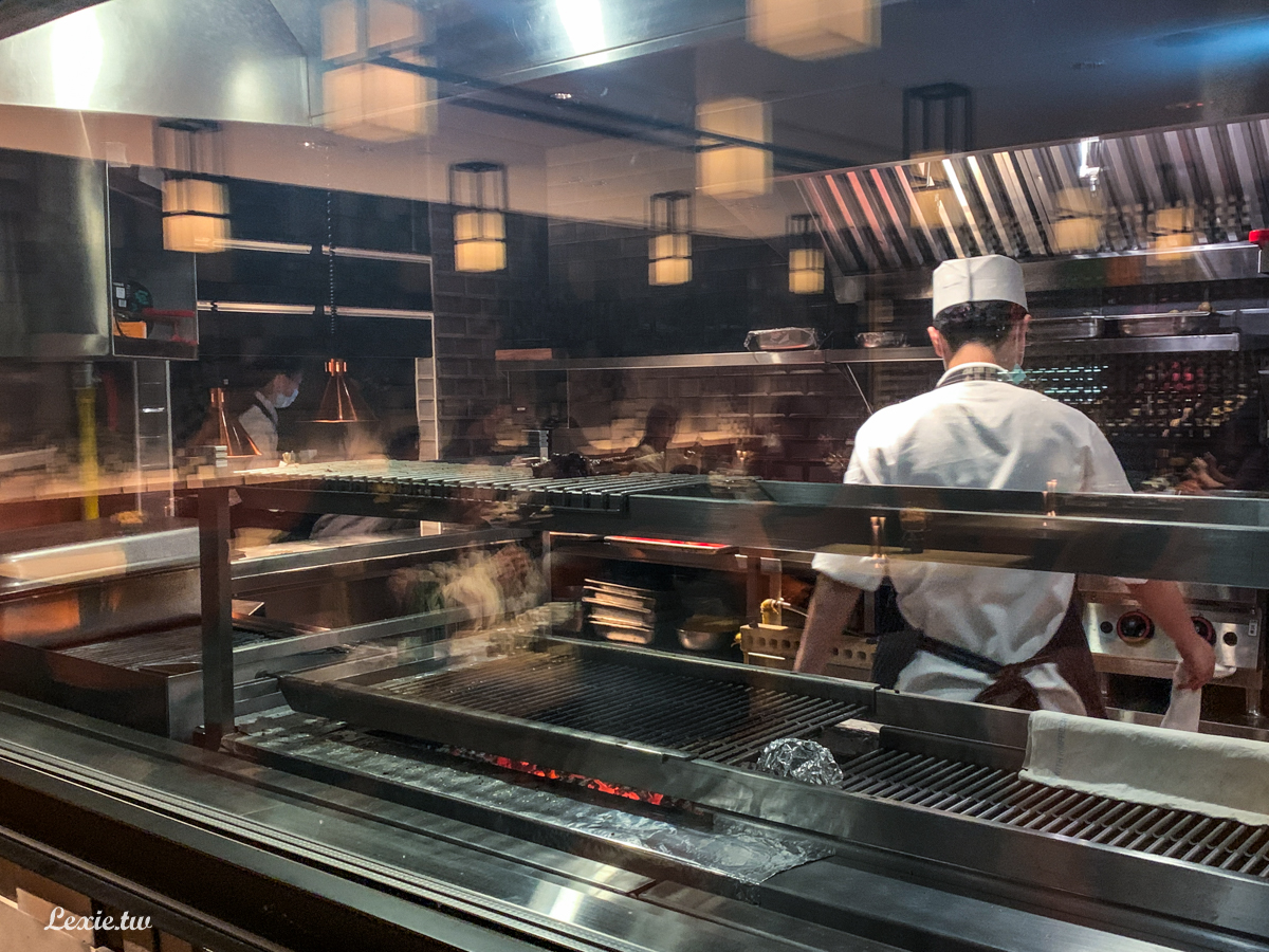 台北牛排餐廳Robin’s 牛排屋，自助吧沙拉/甜點勝過牛排主餐，台北約會慶生餐廳推薦