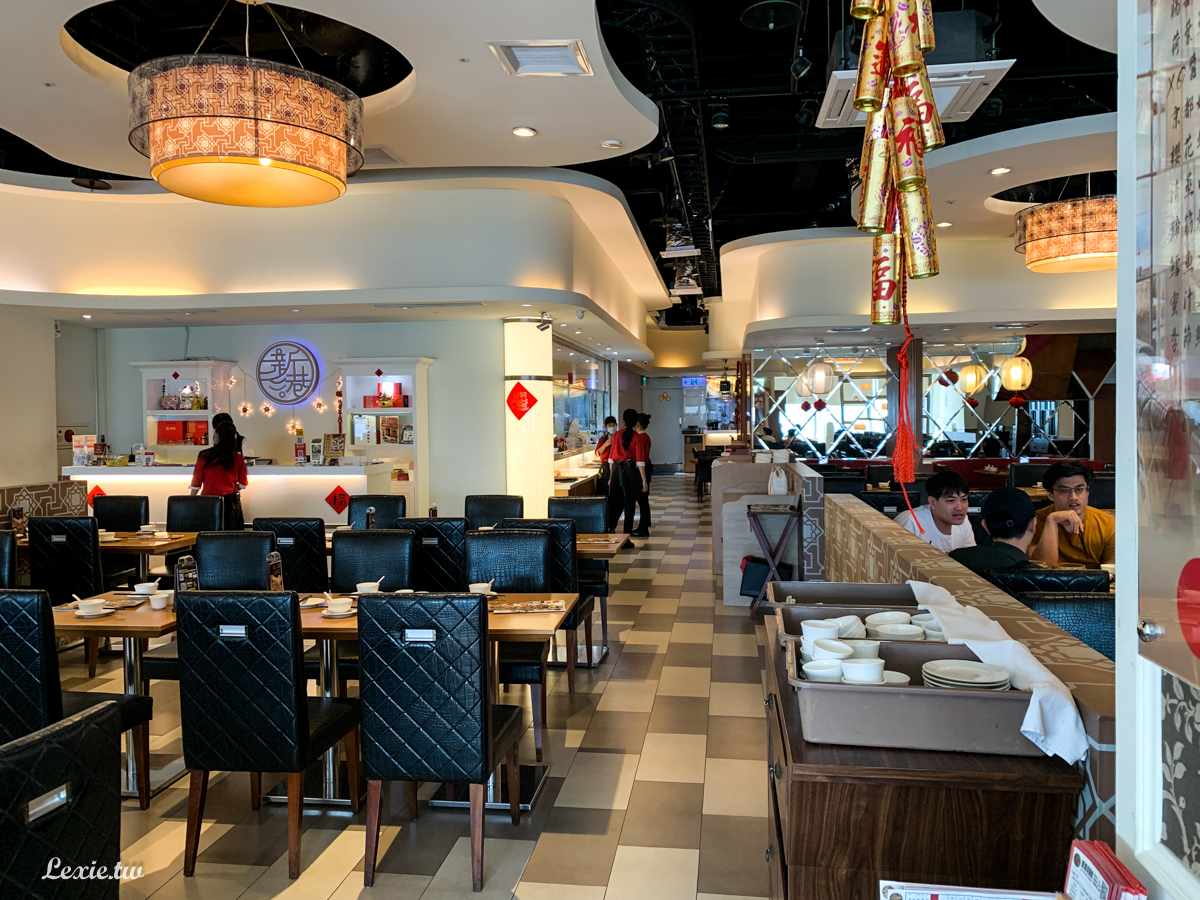 西門美食|新港茶餐廳，窗景超棒的台北茶餐廳，家庭聚餐餐廳推薦