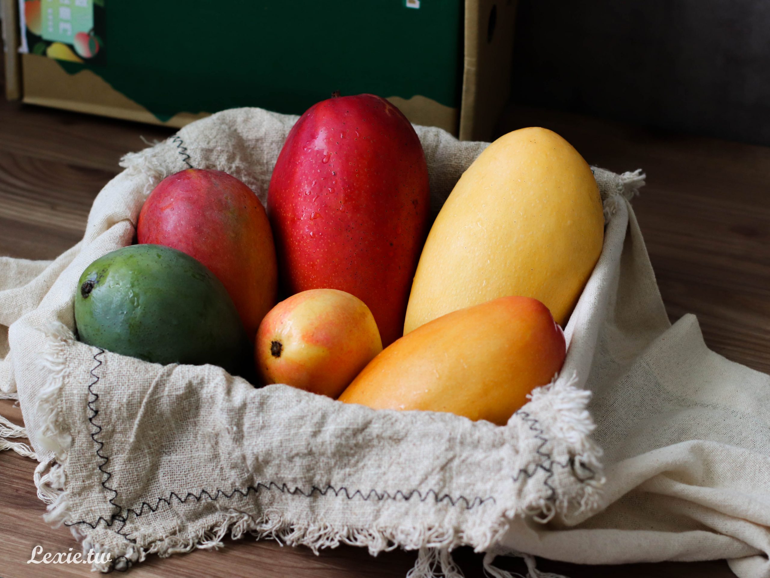 芒果禮盒推薦|產地咬一口芒果小吉盒，一盒吃到六種品種的芒果！