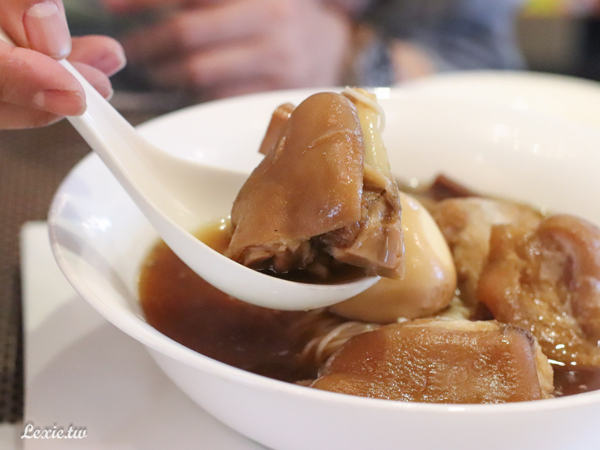 天下三絕|米其林精品牛肉麵，老饕最愛牛肉極致美味湯頭厚實，台北必吃牛肉麵/生日豬腳麵