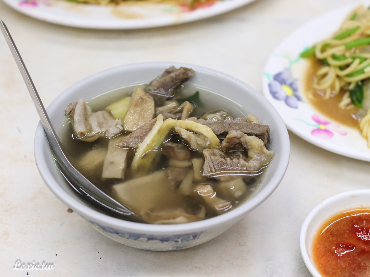 蕭家牛雜湯，老饕都點一麵一湯！新東街民生社區美食，台北好喝牛雜湯推薦