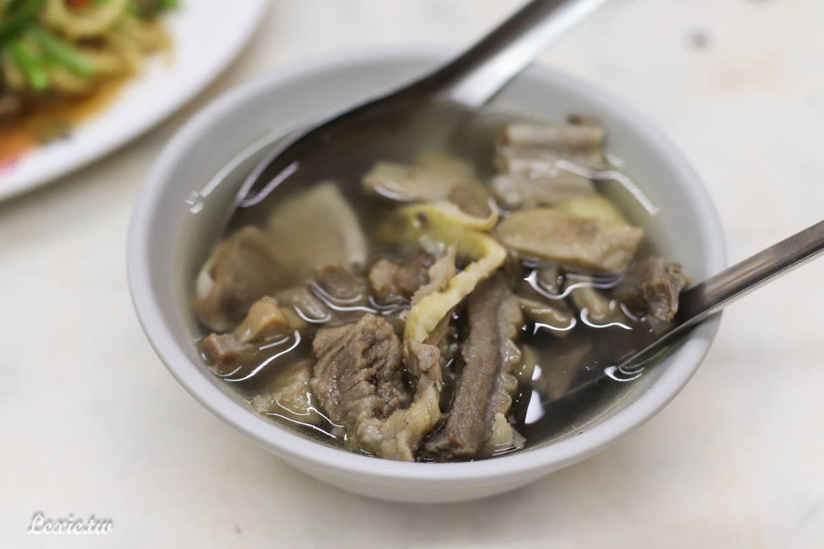 蕭家牛雜湯，老饕都點一麵一湯！新東街民生社區美食，台北好喝牛雜湯推薦