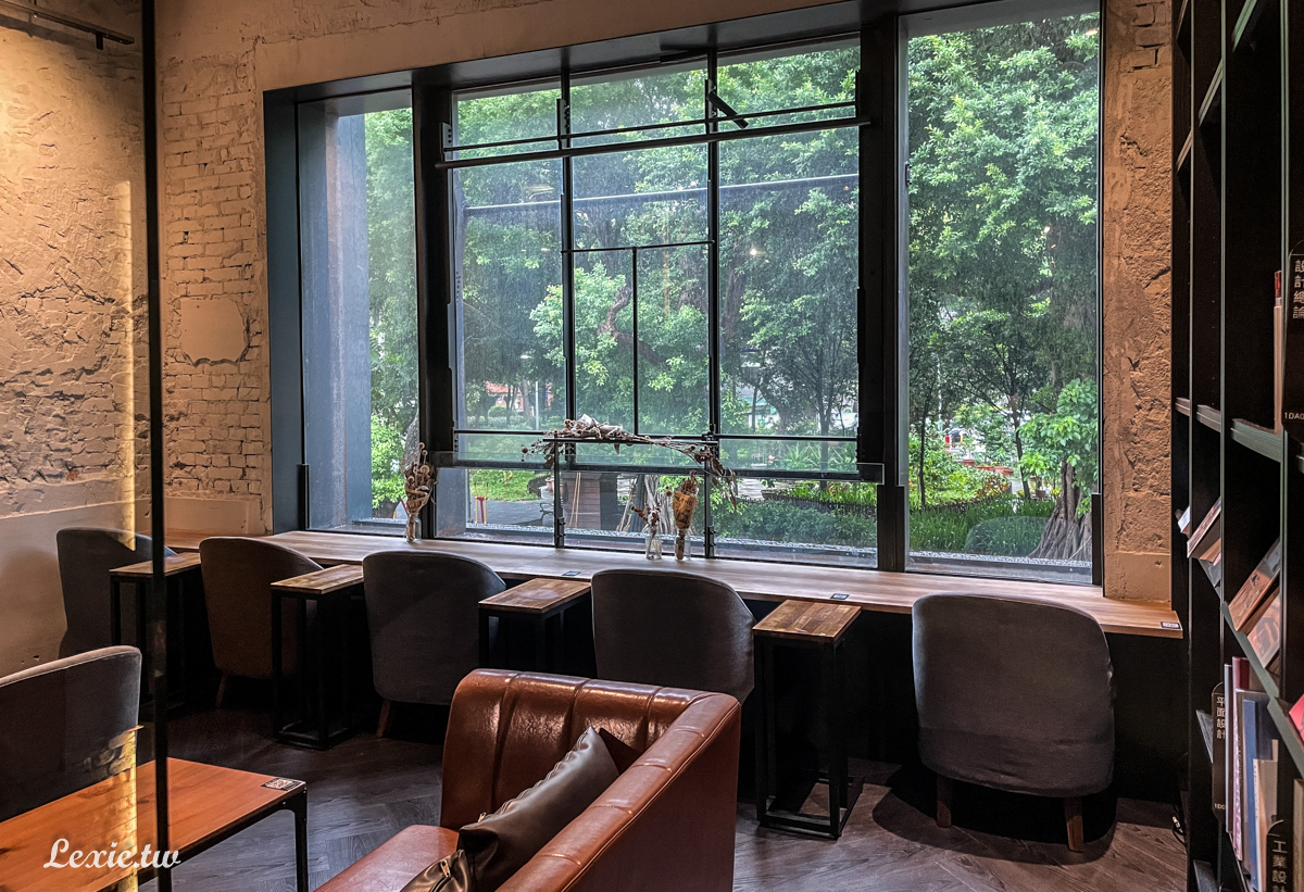 library134松山區南京復興-有插座wifi不限時咖啡廳，安靜適合辦公看書，藏書豐富的設計圖書館 @Lexie&#039;s Blog寫食派