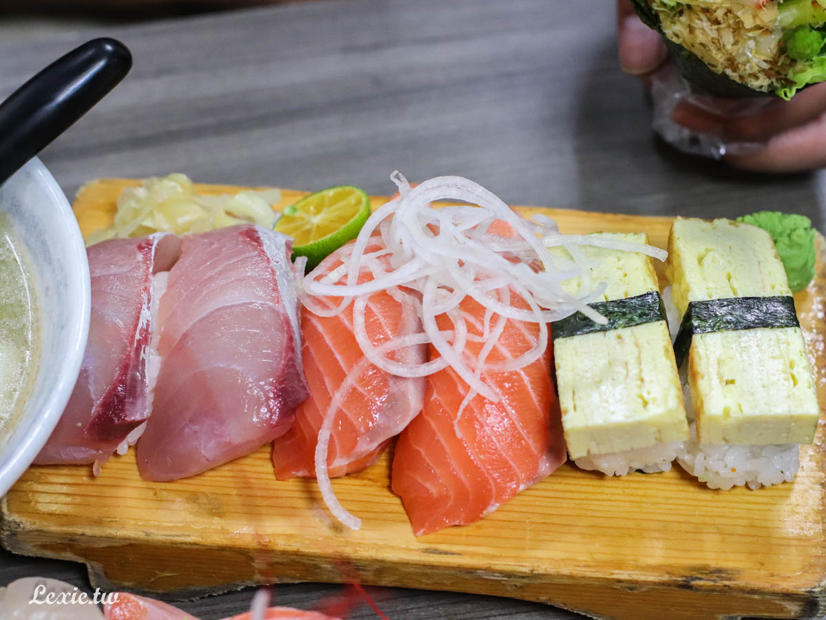 金和壽司萬華在地人都吃這家平價壽司，隱身三水街新富市場的超人氣握壽司生魚片