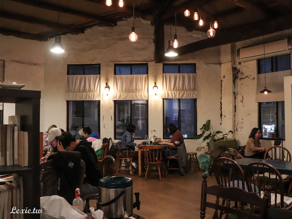 中山站角公園咖啡，不限時老屋咖啡廳，咖啡廳愛好者必存，台北後火車站溫馨咖啡廳