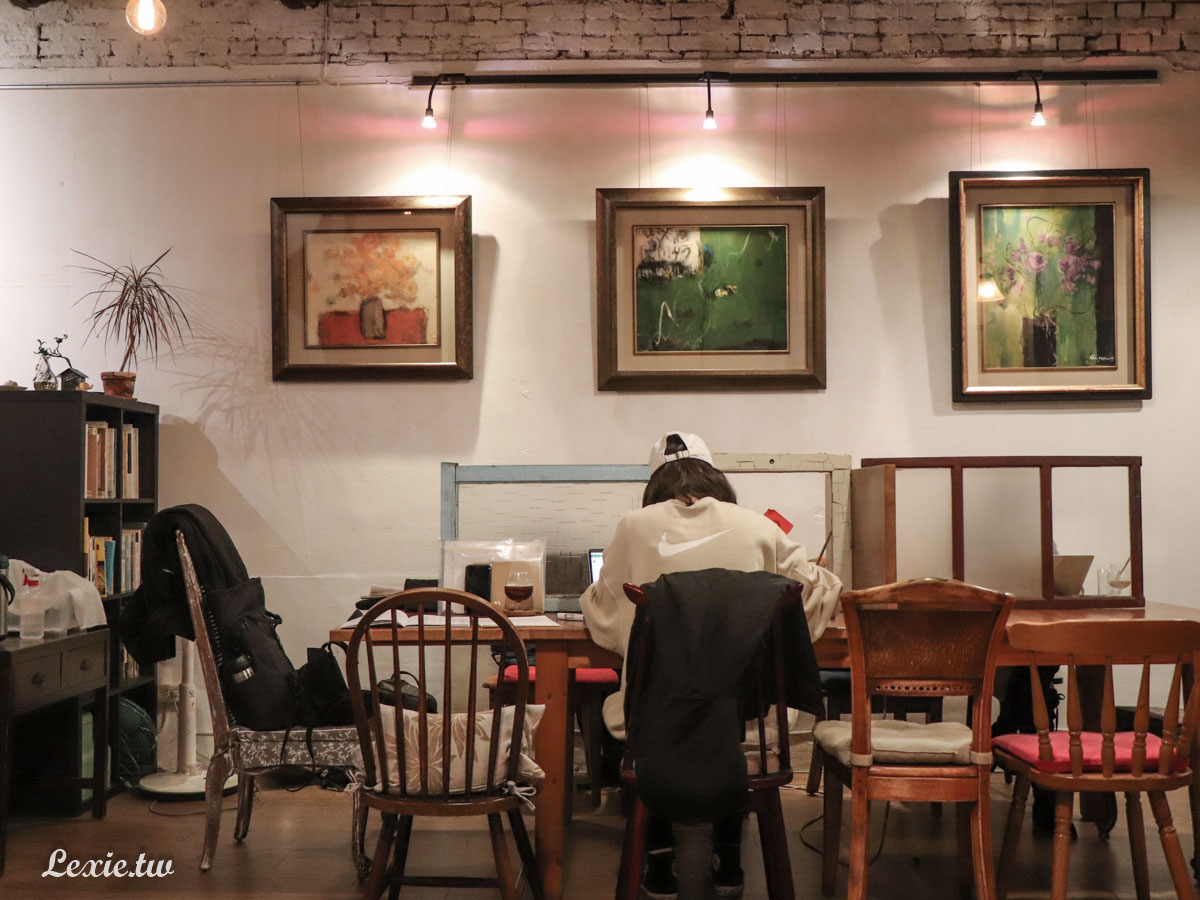中山站角公園咖啡，不限時老屋咖啡廳，咖啡廳愛好者必存，台北後火車站溫馨咖啡廳