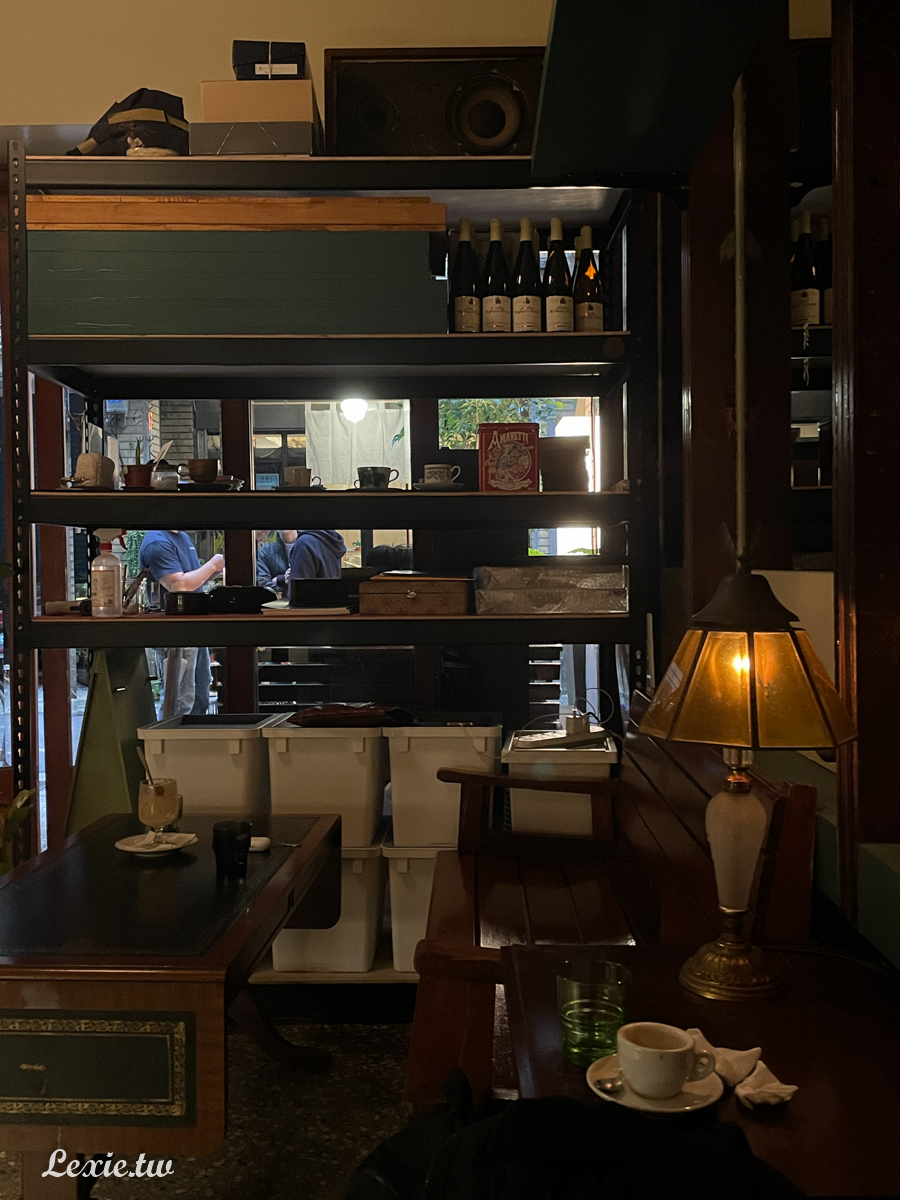 大稻埕咖啡廳菸花⟪Op.118.2⟫，最迷人的復古咖啡廳，味覺聽覺視覺的完美體驗
