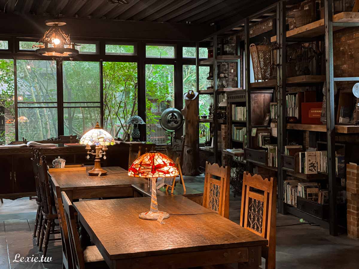 自然在家書坊|新竹尖石景點，仙境般的山中圖書館，一段沉澱心靈的閱讀時光