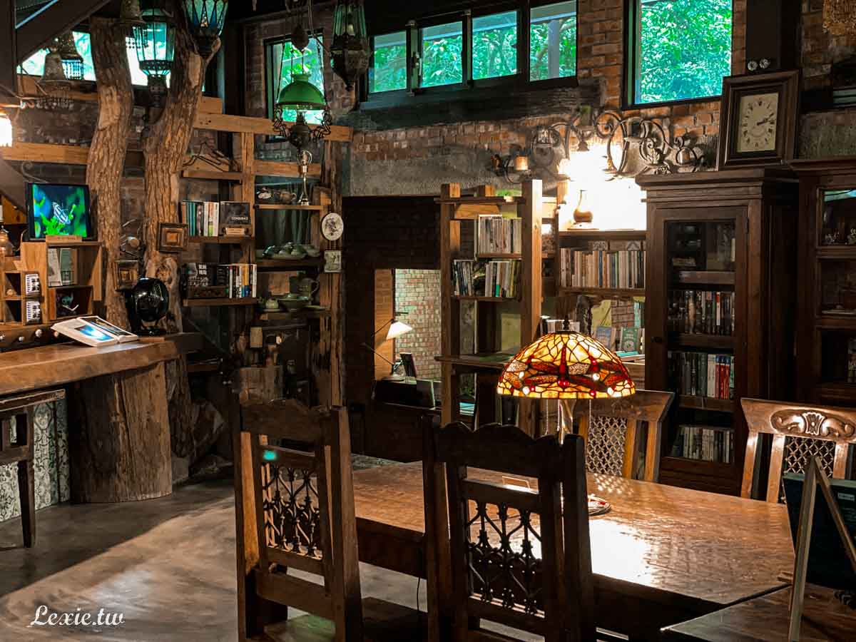 自然在家書坊|新竹尖石景點，仙境般的山中圖書館，一段沉澱心靈的閱讀時光