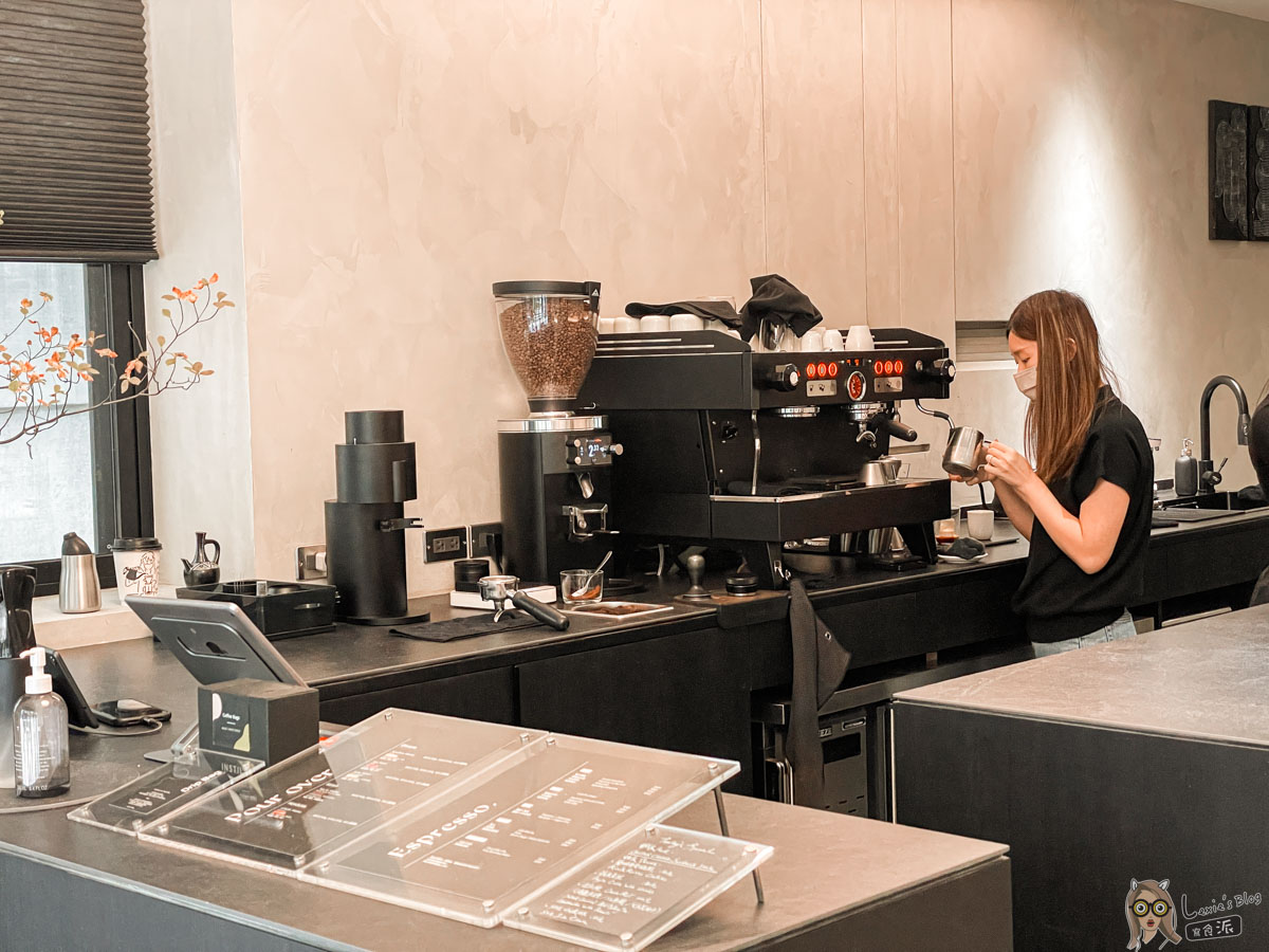 instil coffee中山｜花香奔放的SOE印象深刻，有月亮星星相伴的極簡風咖啡廳