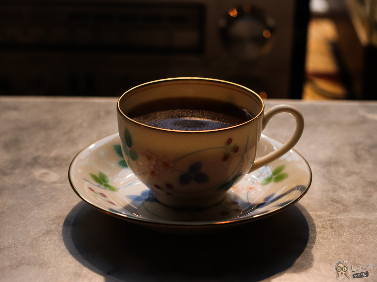 喫茶銀河｜萬華隱密巷弄裡的老宅咖啡，不只好拍也好喝，咖啡比想像中更有水準