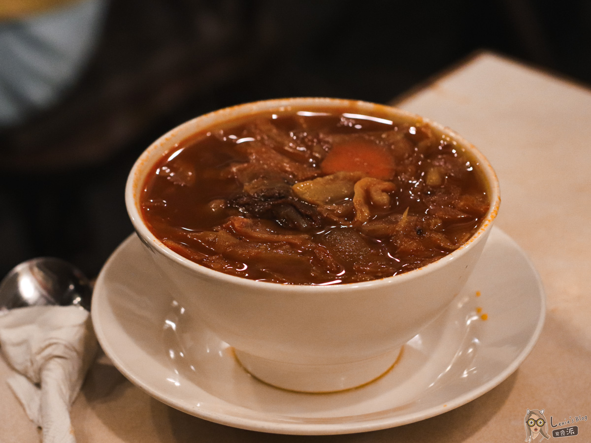 上上咖啡｜西門咖啡廳，一碗羅宋湯喝的是家常的溫暖，咖啡不重要 @Lexie&#039;s Blog寫食派