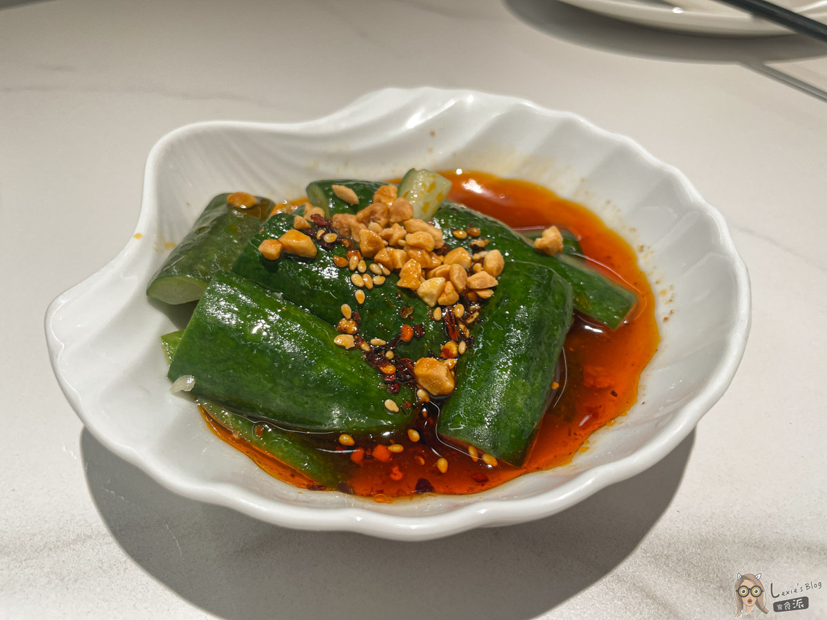 輝葉大佬酸菜魚|可愛貓貓陪吃，慶城街新開幕美食