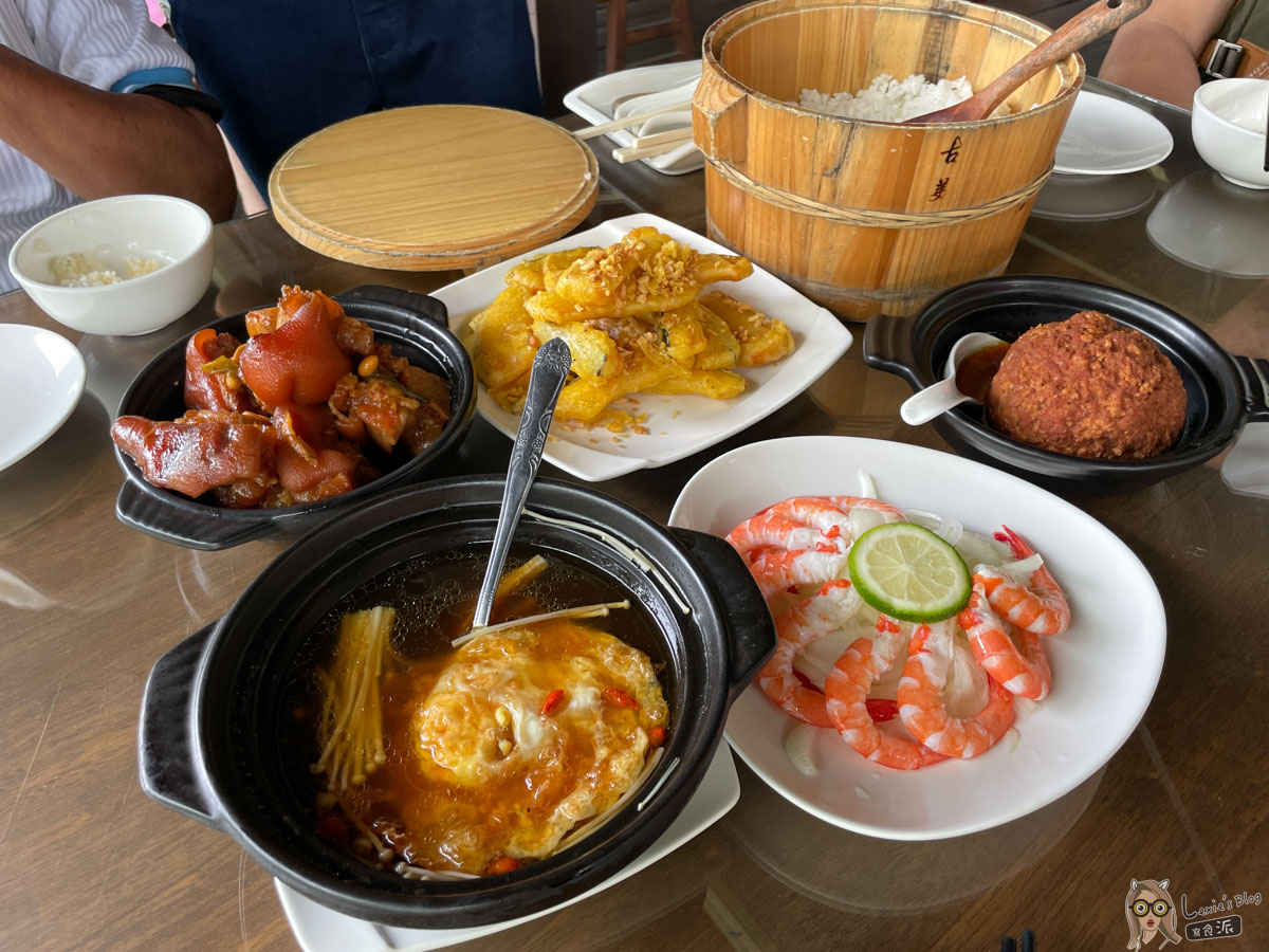 南投山頂玻璃屋私房菜｜日月潭美食，風景絕佳的家常菜色/停車場