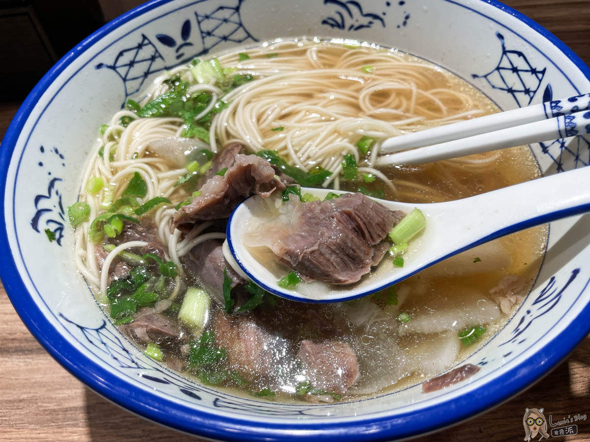 三條蘭州牛肉拉麵 ｜肉大塊湯頭清香耐吃，六張犁美食