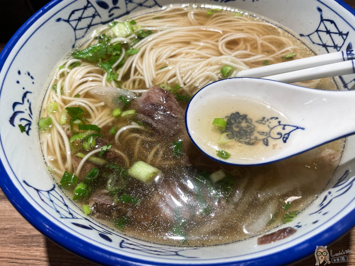 三條蘭州牛肉拉麵 ｜肉大塊湯頭清香耐吃，六張犁美食