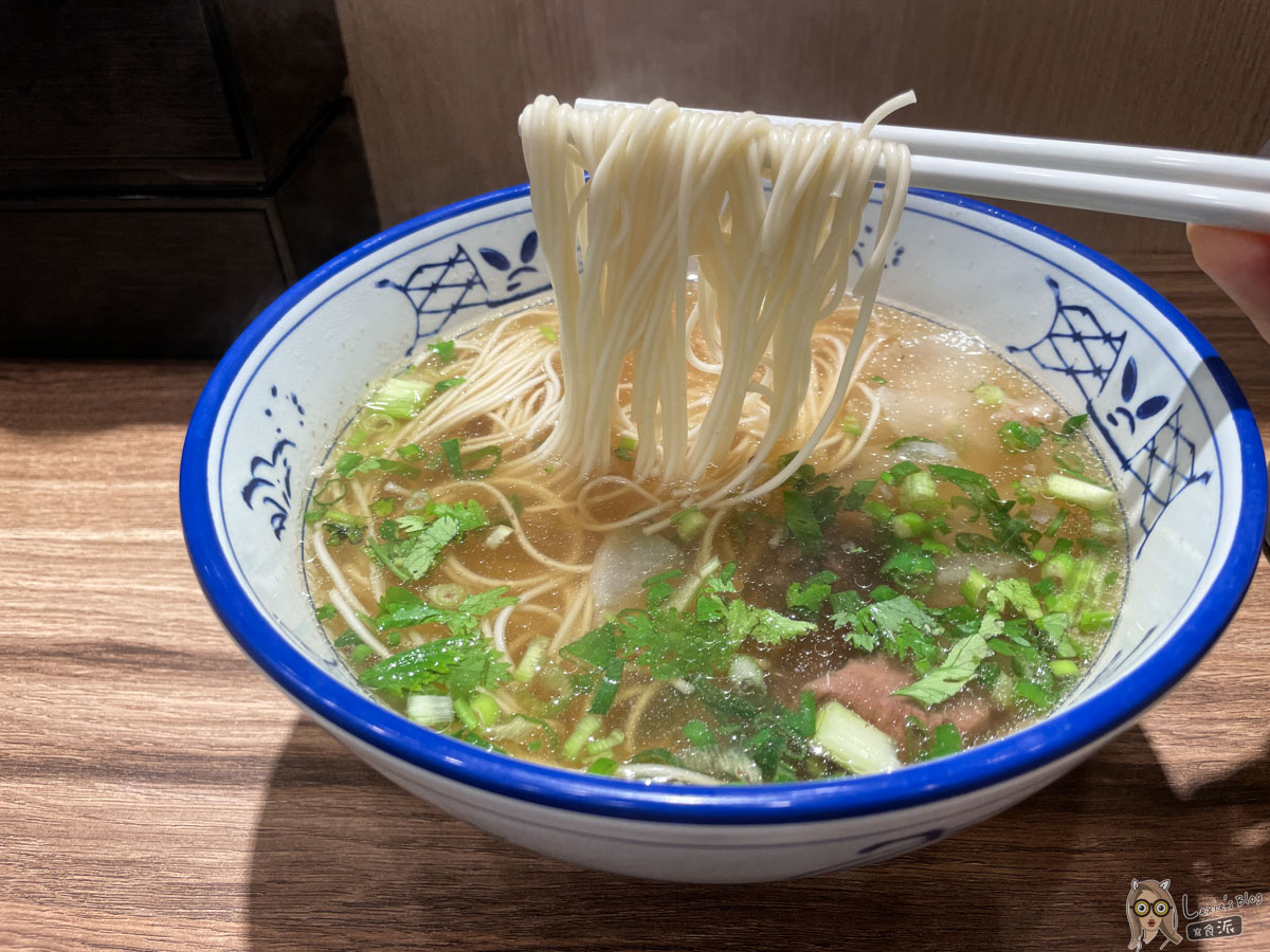 三條蘭州牛肉拉麵 ｜肉大塊湯頭清香耐吃，六張犁美食