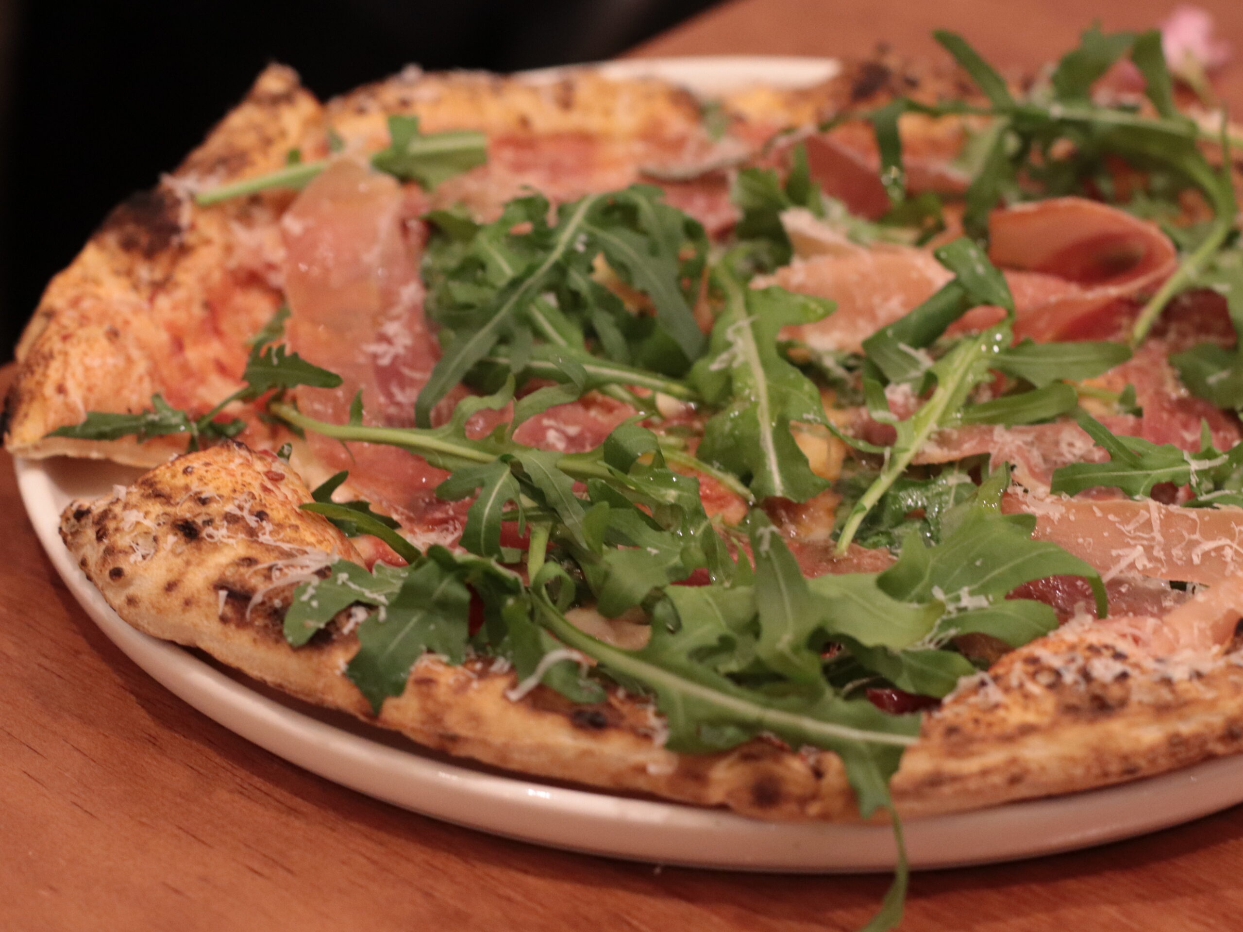 Gira Pizza旋轉披薩,正宗拿坡里窯披薩燉飯也好吃,小巨蛋人氣美食 Gira Pizza旋轉披薩,正宗拿坡里窯披薩燉飯也好吃,小巨蛋人氣美食
